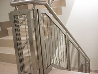 XY-4311 Qatar An Apartment Stairaase